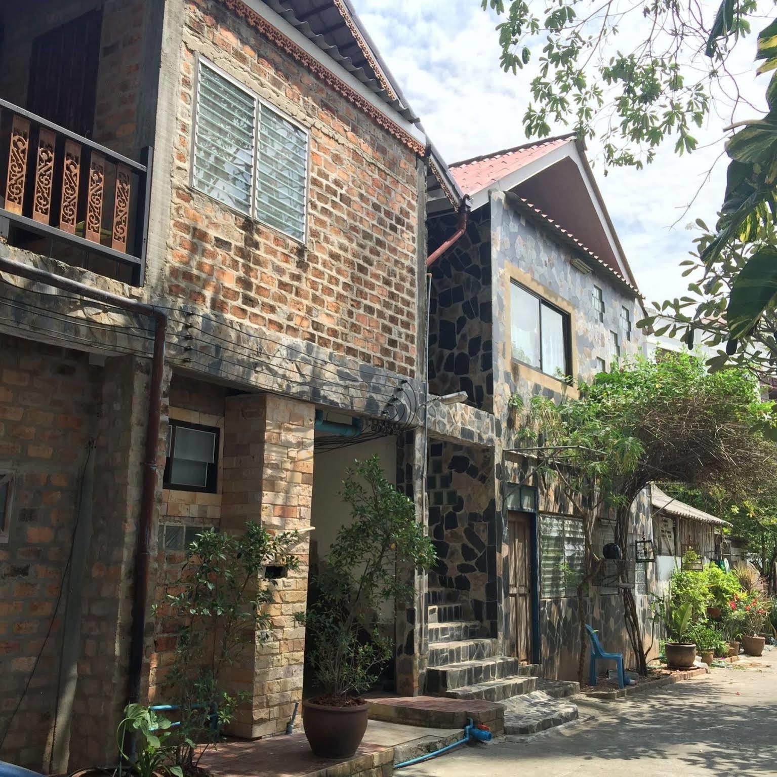 Baan Thai Homestay By Bgb Villas Praia de Kata Exterior foto