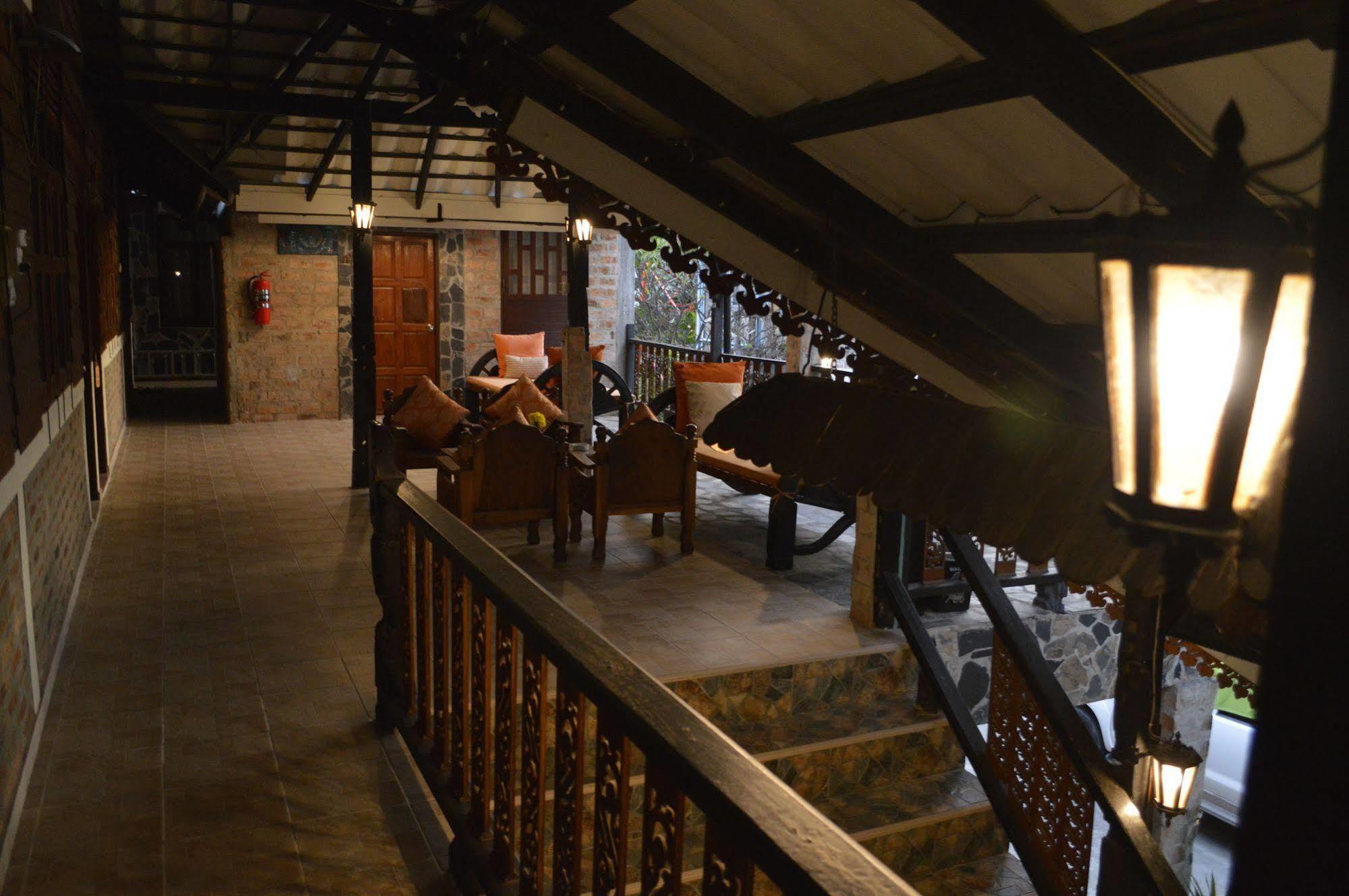 Baan Thai Homestay By Bgb Villas Praia de Kata Exterior foto